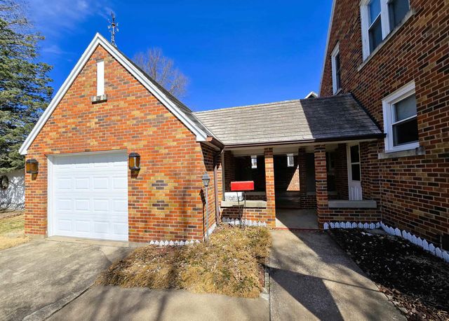 801 Iowa Street, Dysart, IA 52224