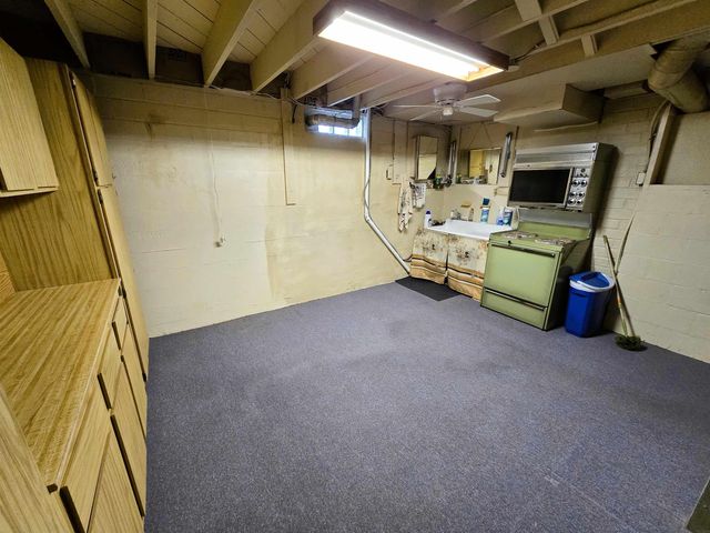801 Iowa Street, Dysart, IA 52224