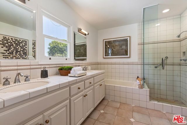 2718 Motor Avenue, Los Angeles, CA 90064