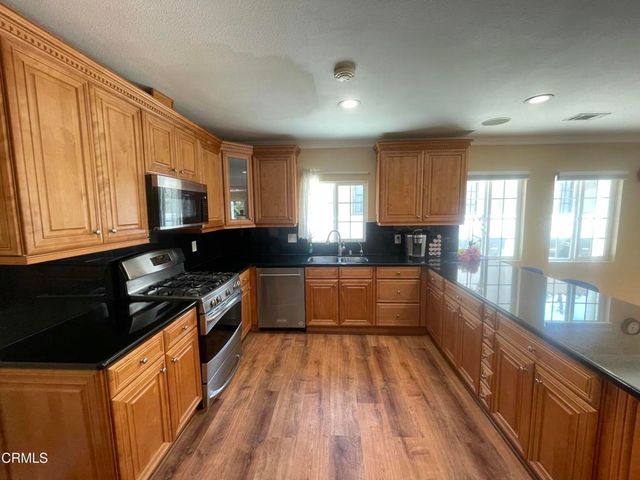 1327 Allen, Glendale, CA 91201