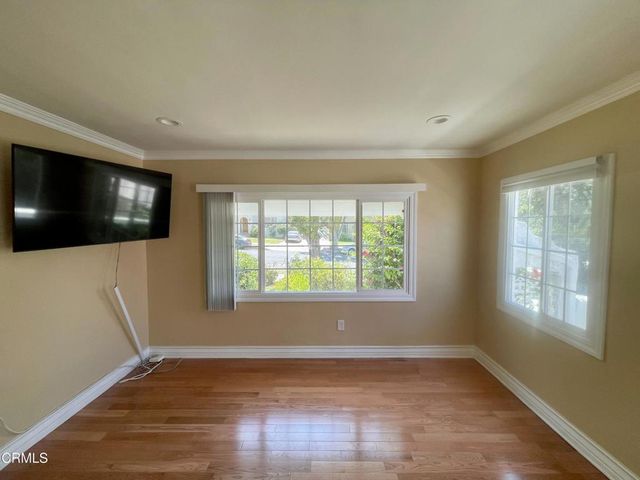 1327 Allen, Glendale, CA 91201