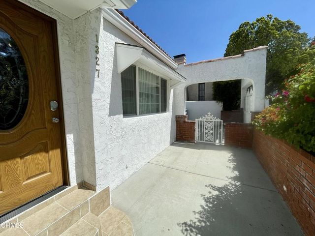 1327 Allen, Glendale, CA 91201