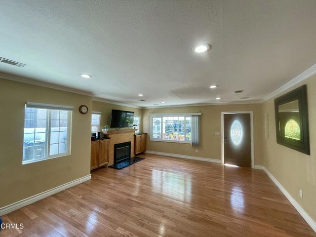 1327 Allen, Glendale, CA 91201