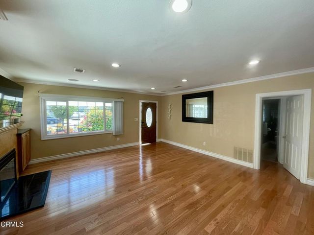1327 Allen, Glendale, CA 91201