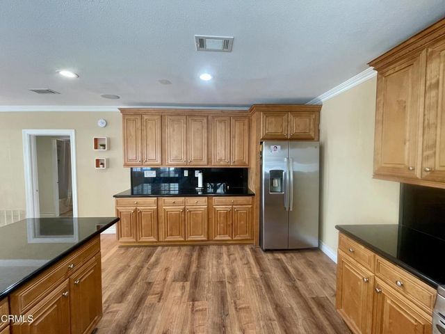 1327 Allen, Glendale, CA 91201