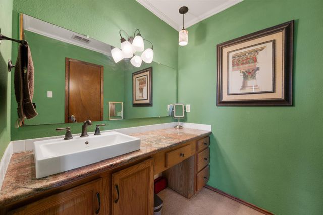 902 Ray Berglund BLVD, Round Rock, TX 78664