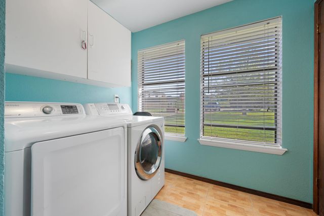 902 Ray Berglund BLVD, Round Rock, TX 78664