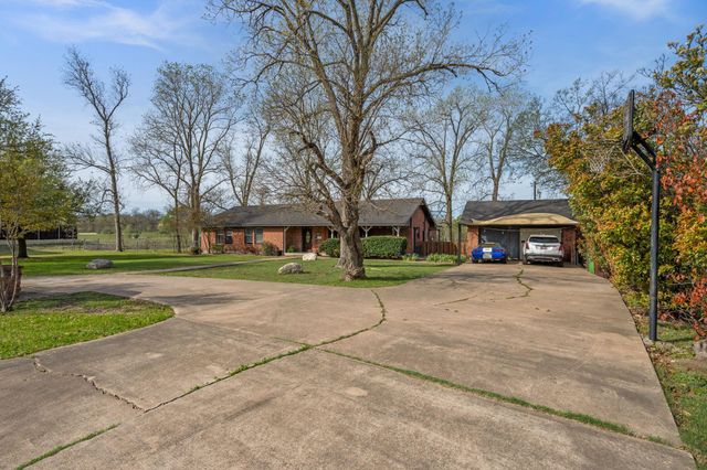 902 Ray Berglund BLVD, Round Rock, TX 78664