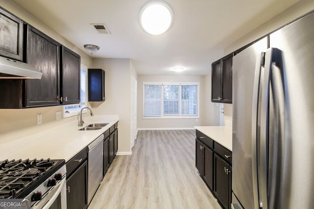 4090 Bradstone Trace NW, Lilburn, GA 30047