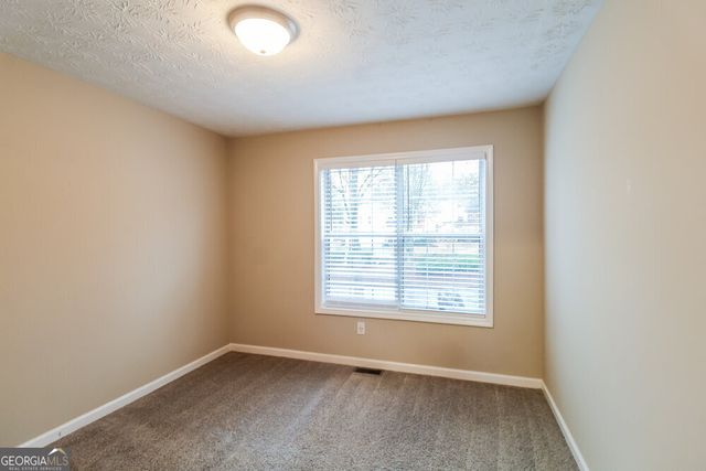 4090 Bradstone Trace NW, Lilburn, GA 30047