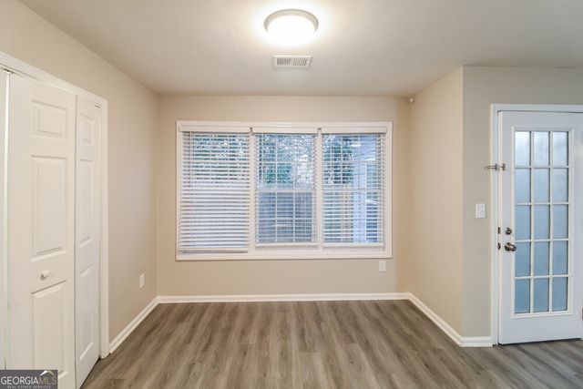 4090 Bradstone Trace NW, Lilburn, GA 30047