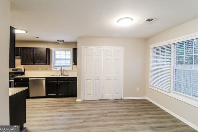 4090 Bradstone Trace NW, Lilburn, GA 30047