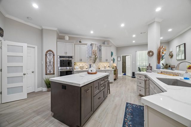 2102 Hickory Village Circle, Kingwood, TX 77345