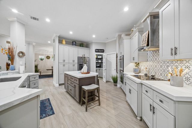 2102 Hickory Village Circle, Kingwood, TX 77345