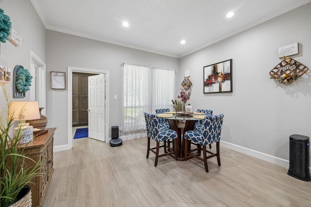 2102 Hickory Village Circle, Kingwood, TX 77345