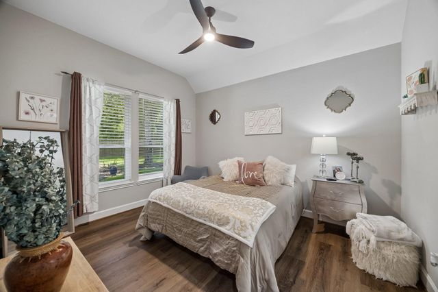2102 Hickory Village Circle, Kingwood, TX 77345
