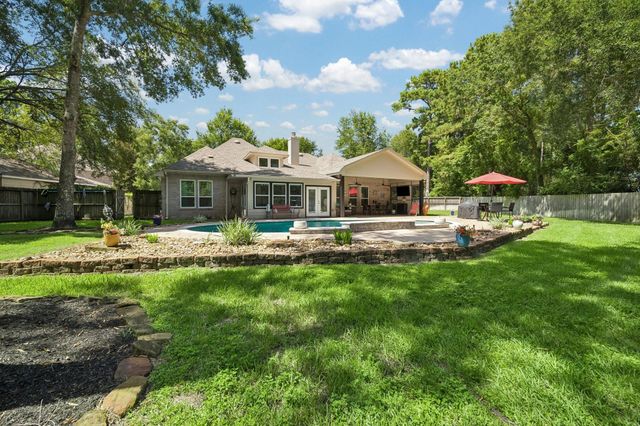 2102 Hickory Village Circle, Kingwood, TX 77345