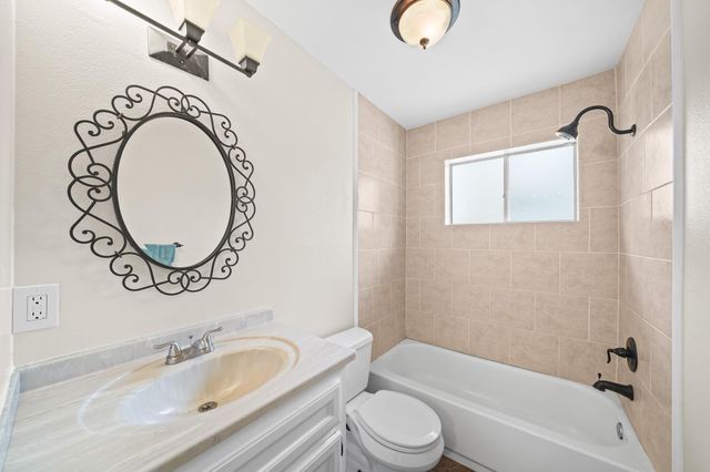 304 Cypress Street, Alvin, TX 77511