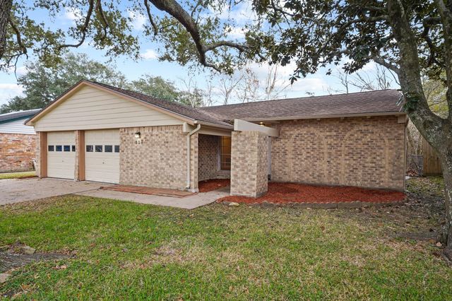 304 Cypress Street, Alvin, TX 77511