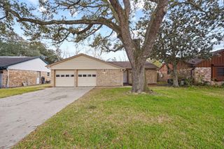 304 Cypress Street, Alvin, TX 77511