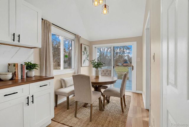 21044 Sunset Avenue, Warren, MI 48091