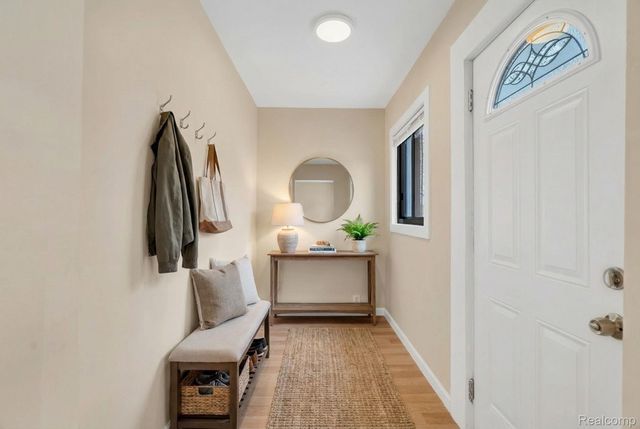 21044 Sunset Avenue, Warren, MI 48091