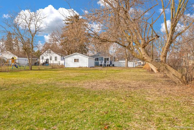 21044 Sunset Avenue, Warren, MI 48091