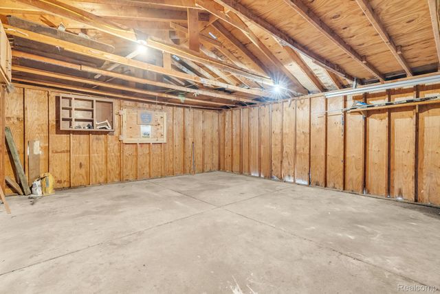 21044 Sunset Avenue, Warren, MI 48091