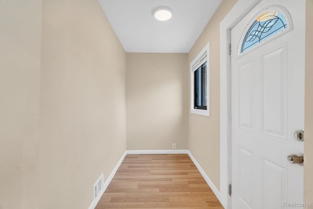 21044 Sunset Avenue, Warren, MI 48091