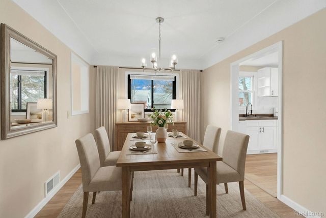 21044 Sunset Avenue, Warren, MI 48091