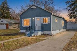 21044 Sunset Avenue, Warren, MI 48091