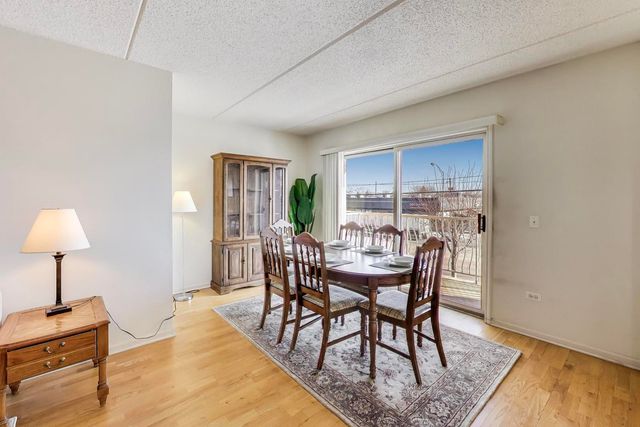 4534 N Cumberland Avenue 101, Chicago, IL 60656