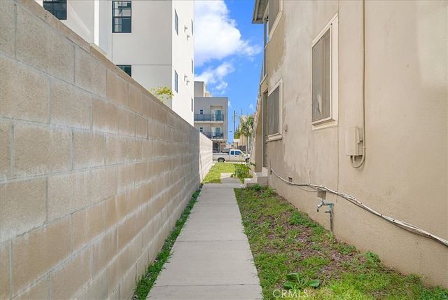 8893 Reading Avenue, Los Angeles, CA 90045