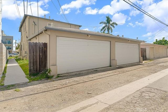 8893 Reading Avenue, Los Angeles, CA 90045