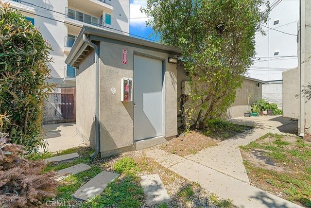 8893 Reading Avenue, Los Angeles, CA 90045