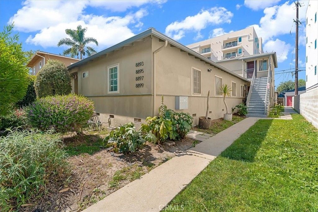 8893 Reading Avenue, Los Angeles, CA 90045