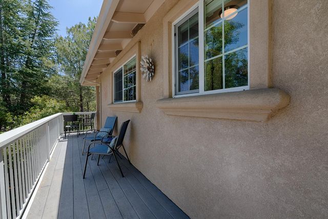 22561 Sunset Ridge Dr, Auburn, CA 95602