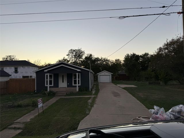 1018 S Frances Street, Terrell, TX 75160