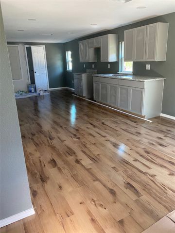 1018 S Frances Street, Terrell, TX 75160