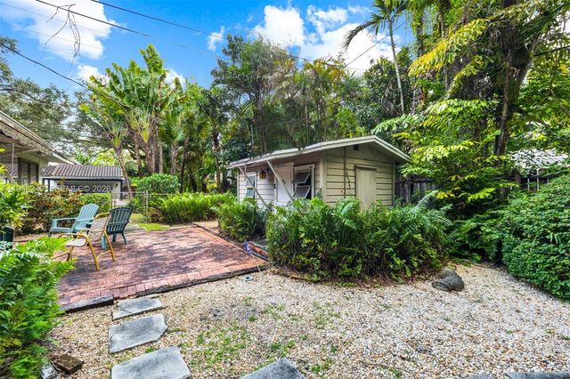 5335 SW 74th St, Miami, FL 33143