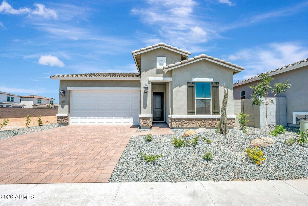2928 E MANZANILA Avenue, San Tan Valley, AZ 85140