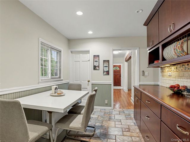 7 Huntwood Place, Mount Vernon, NY 10552