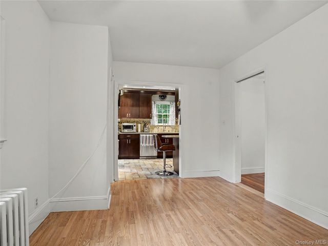 7 Huntwood Place, Mount Vernon, NY 10552