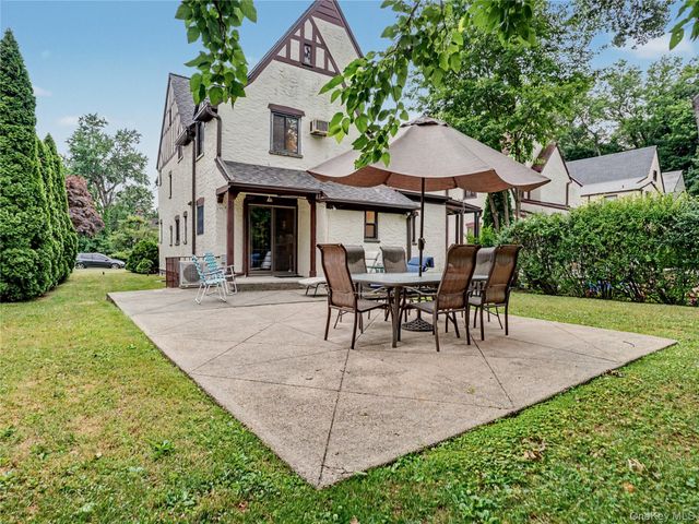 7 Huntwood Place, Mount Vernon, NY 10552