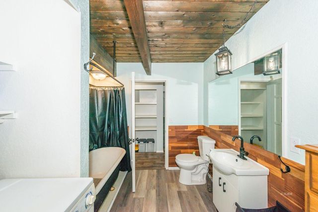 230 Mary Avenue, Trinity Center, CA 96091