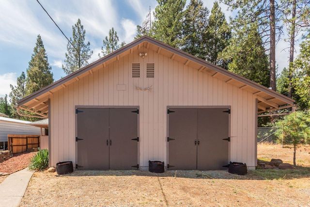 230 Mary Avenue, Trinity Center, CA 96091