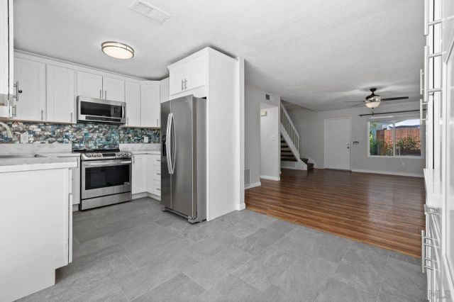 10628 Queen Jessica Ln, Santee, CA 92071