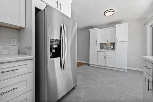 10628 Queen Jessica Ln, Santee, CA 92071