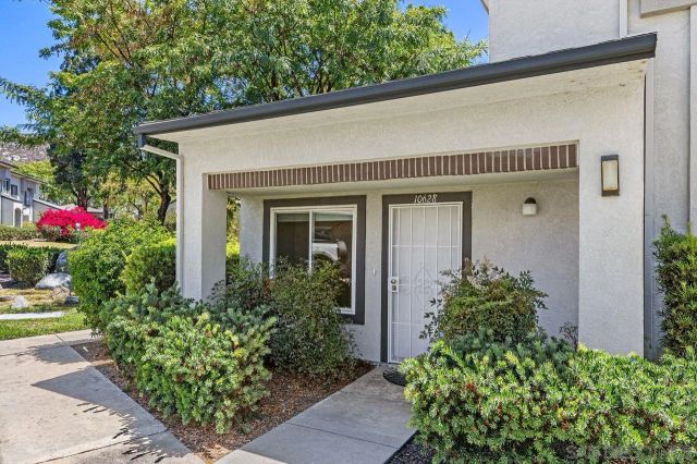 10628 Queen Jessica Ln, Santee, CA 92071