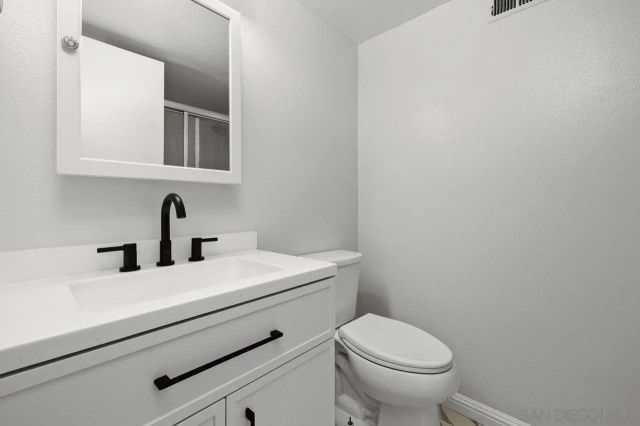 10628 Queen Jessica Ln, Santee, CA 92071